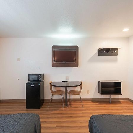 Coastal Valley Inn Castroville Bagian luar foto