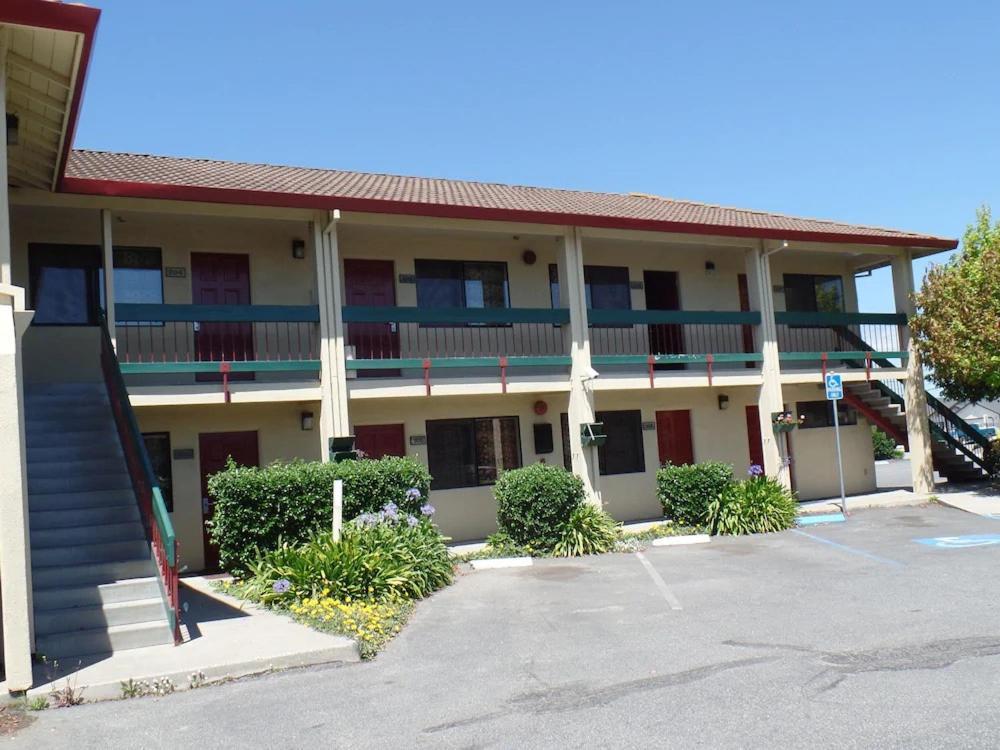 Coastal Valley Inn Castroville Bagian luar foto
