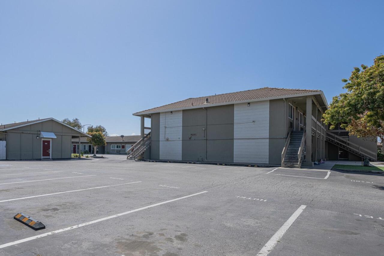 Coastal Valley Inn Castroville Bagian luar foto
